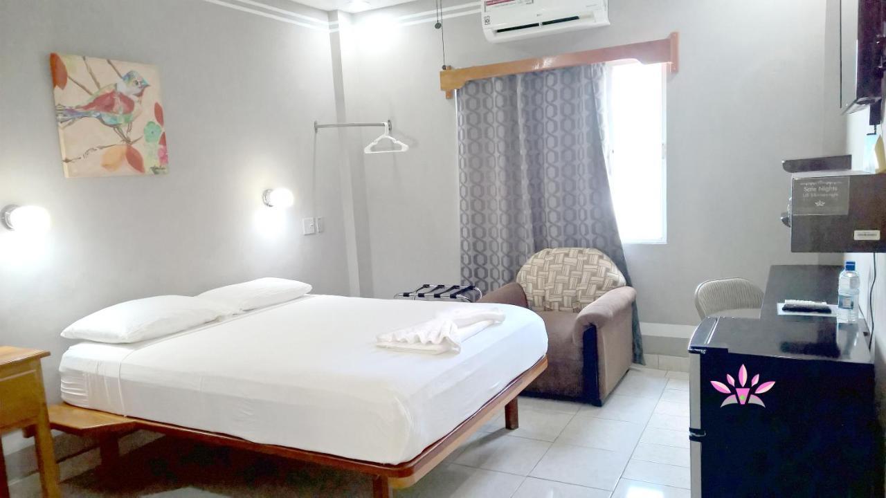 Maya Bella Downtown Hotel San Ignacio Exterior photo